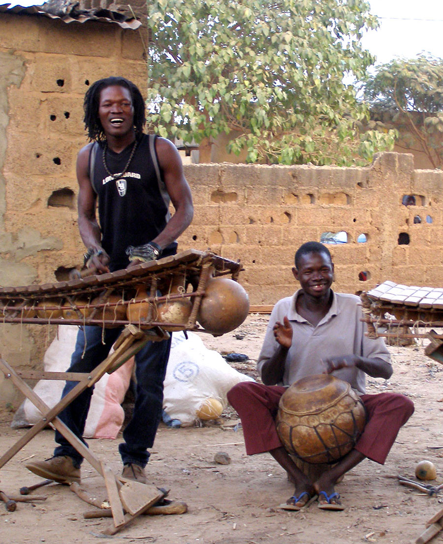 exkursion-titel Westafrikanische Musik – Djembe Drumming Trommelschule Braunschweig