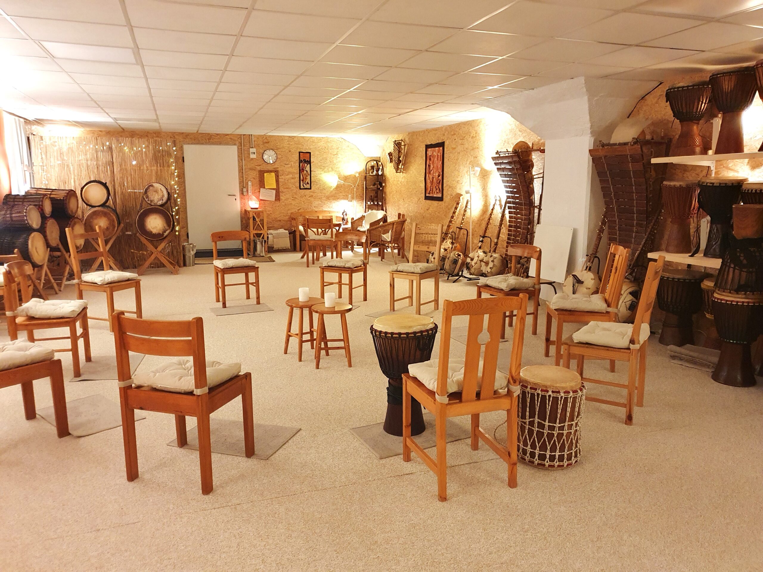 20250106_194423-1 Trommel- und Seminarraum von Djembe Drumming in der Jakobikirche